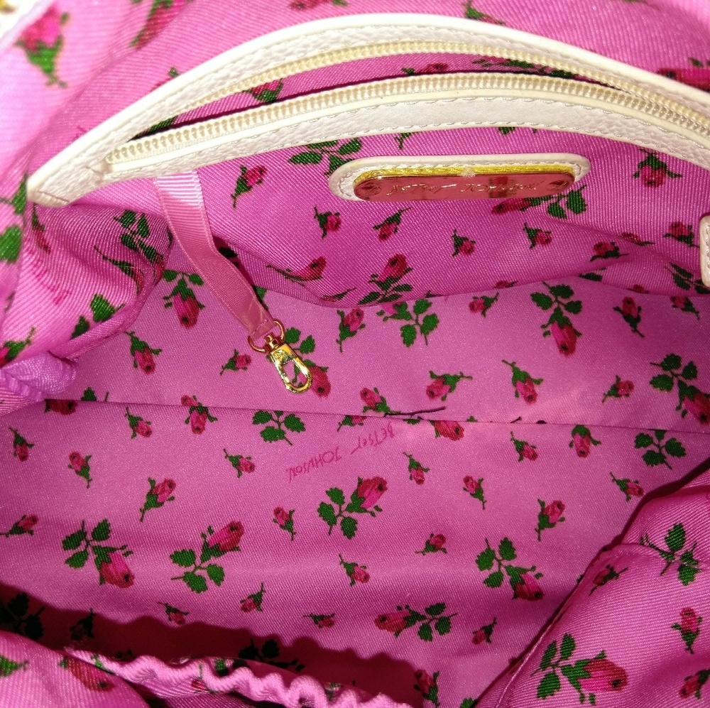 Betsey Johnson white hand bag (new) - Picture 2 of 4